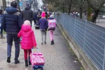 Alunni ozzanesi si recano a scuola