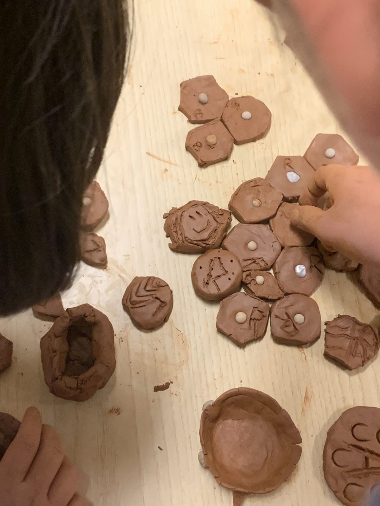 Museo Città romana di Claterna - 25/10/25: Costruiamo le esagonette di argilla - Laboratorio dedicato al tema della pavimentazione romana (bambini e bambine dai 5 agli 11 anni)