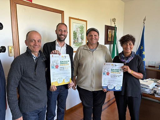 Lo staff comunale e gli amministratori coinvolti nel progetto "Dialoghi in frazione"