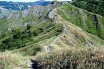 Il crinale su cui si snoda la Flaminia minor (località Il Cerro - Settefonti)